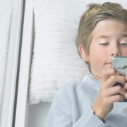 How digital technology and TV can inhibit children socially How digital technology and TV can inhibit children socially