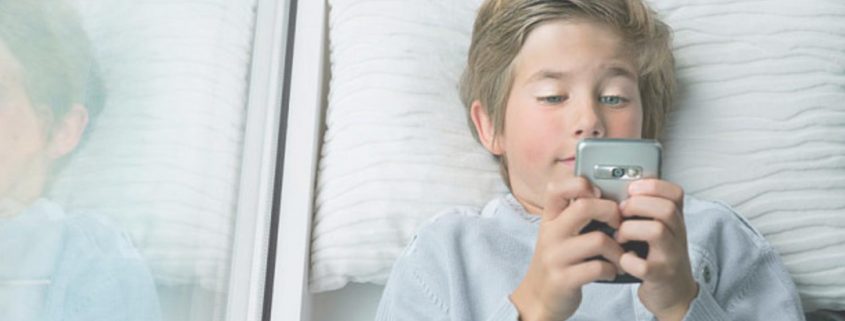 How digital technology and TV can inhibit children socially